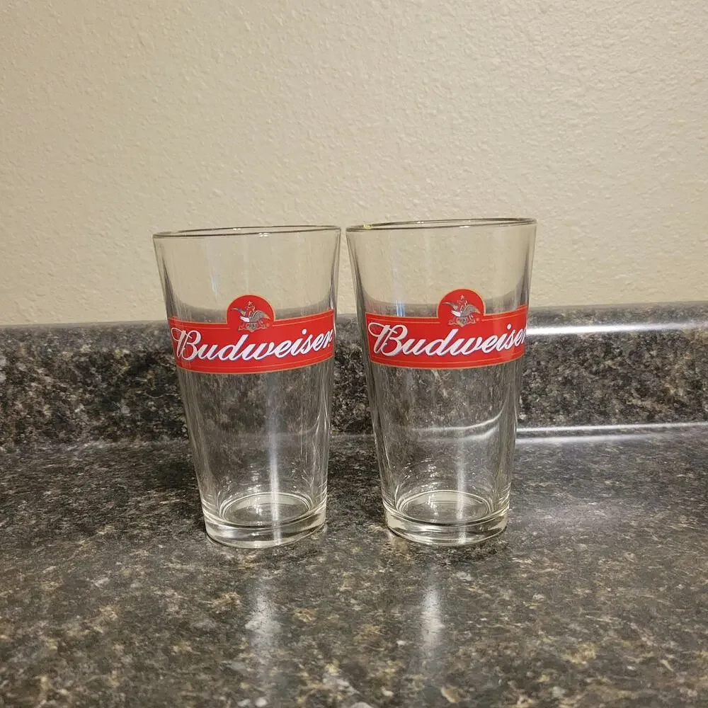 2 Vintage Budweiser Pint Beer Glasses , Anheuser Busch 16oz Barware